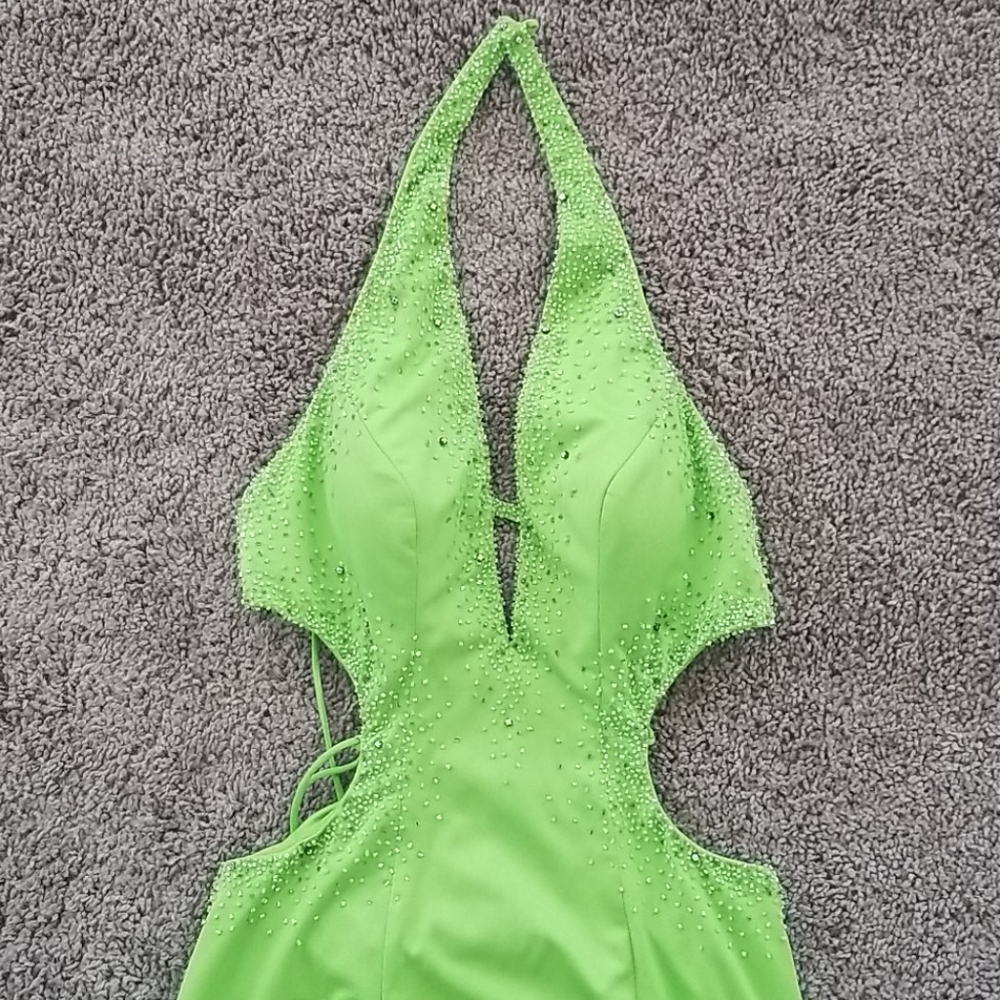Dress - Picture 3 of 6